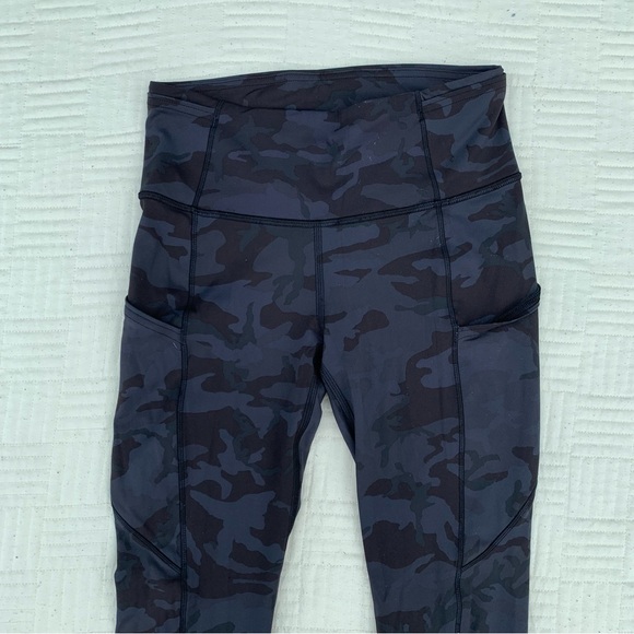 Lululemon Black Camouflage Leggings Size 4 - Picture 2 of 7